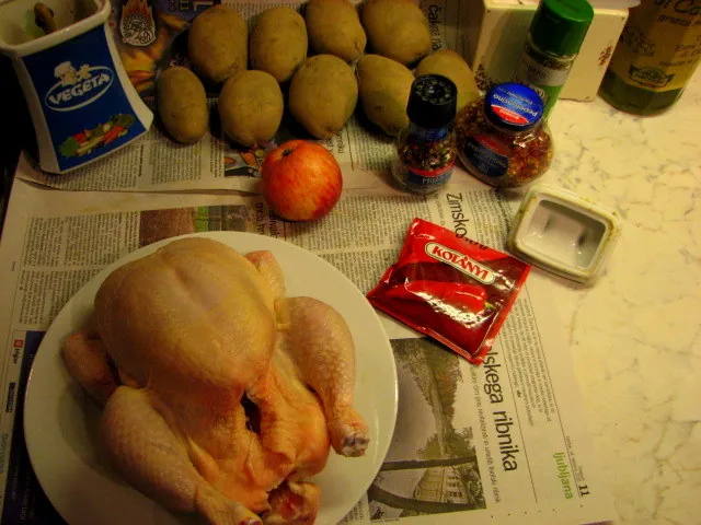 Pečen piščanec s krompirjem